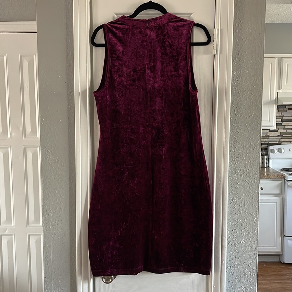 Sleeveless Dress - Picture 3 of 4